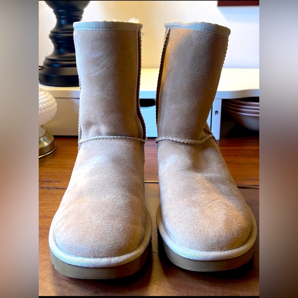 UGG Boots Women's Size 7